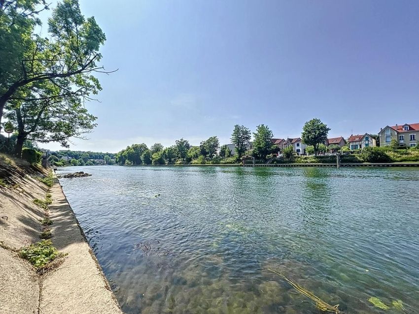 Image Vue à terrain de Bry-sur-Marne