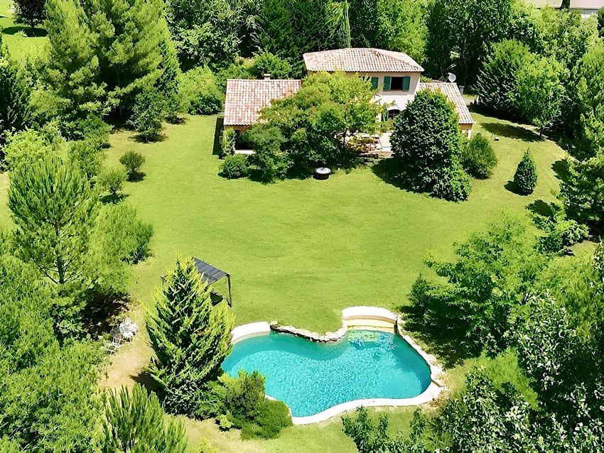 Image Piscine à  maison individuelle de Meyreuil
