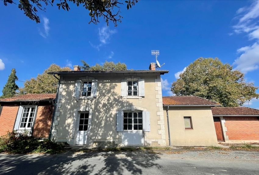 Image Façade à  maison individuelle de Cancon