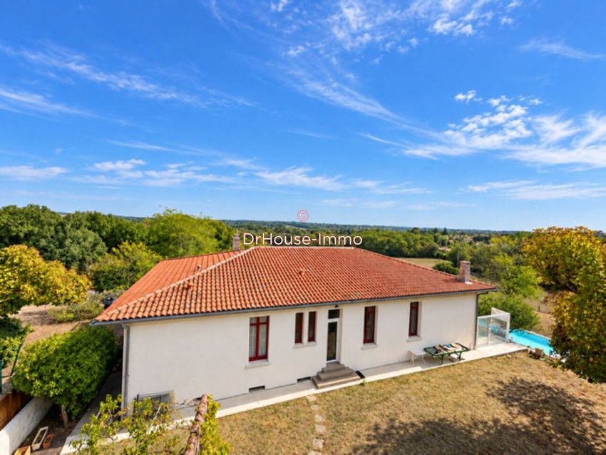 Image Façade à  villa de Pompignac