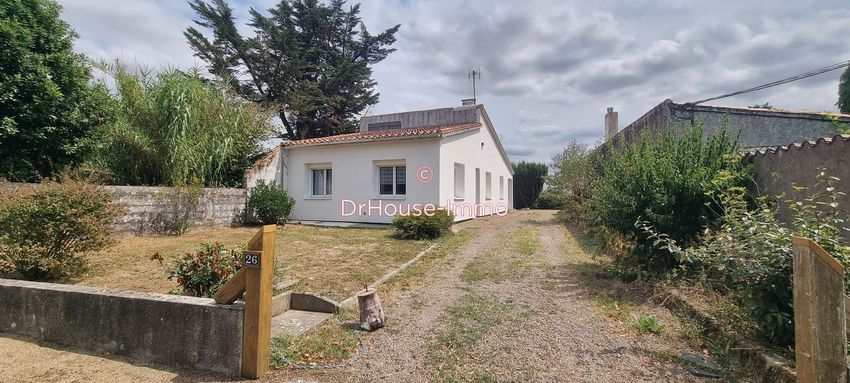 Image Façade à  villa de Saint-Denis-du-Payré