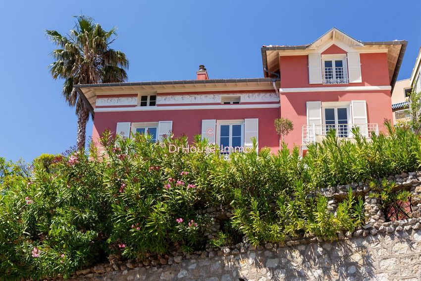 Image Façade à  villa de Cap-d'Ail