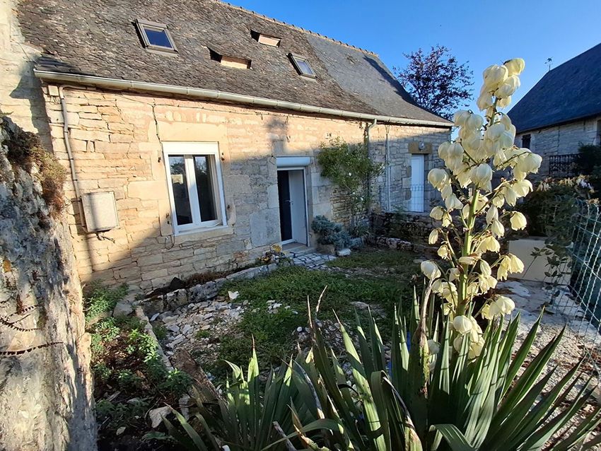 Image Façade à  maison mitoyenne de Nespouls