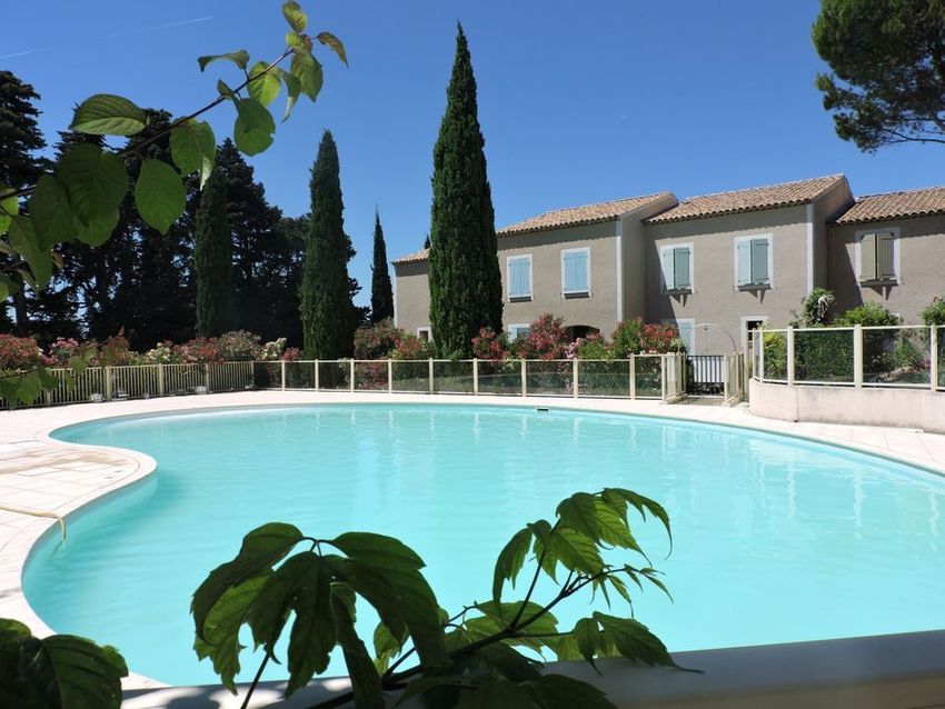 Image Piscine à  maison individuelle de Sainte-Cécile-les-Vignes