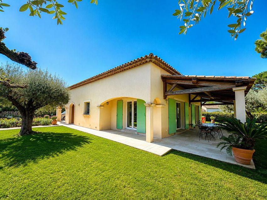 Image Façade à  maison individuelle de Saint-Tropez
