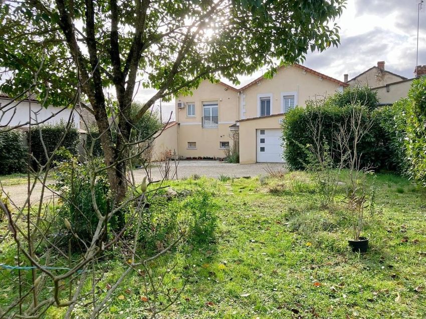 Image Façade à  maison individuelle de Gond-Pontouvre