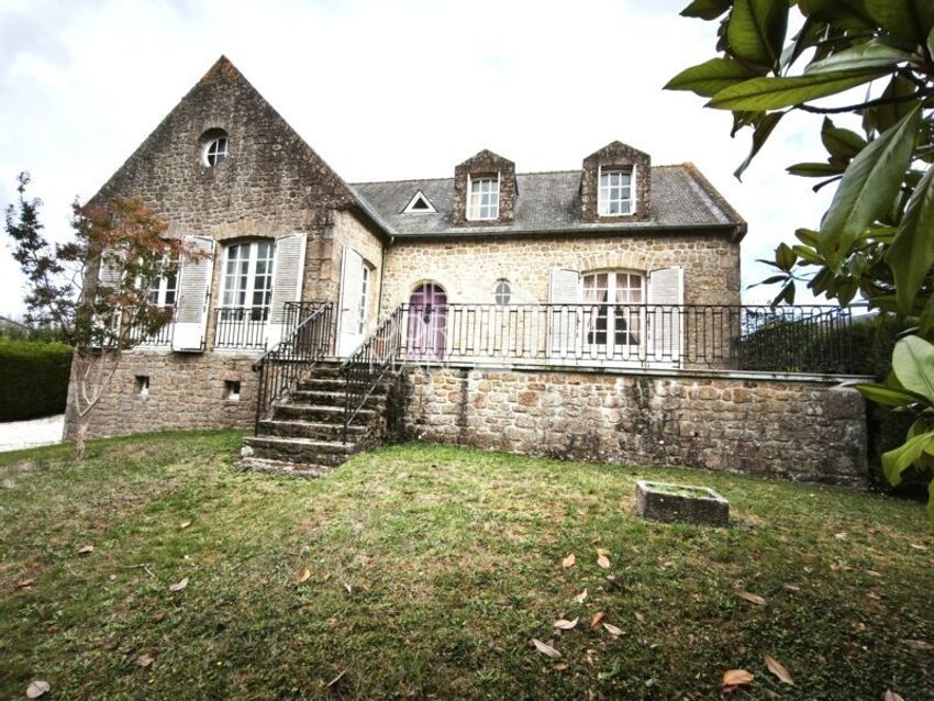 Image Façade à  propriété agricole de Mayenne