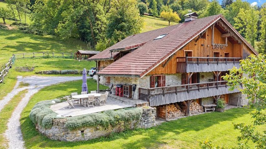 Image Façade à  propriété agricole de Thônes