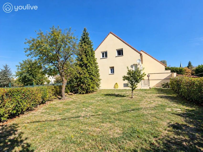 Image Jardin à  maison de village de Villebougis
