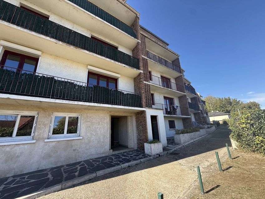 Image Façade à studio de Ivry-la-Bataille