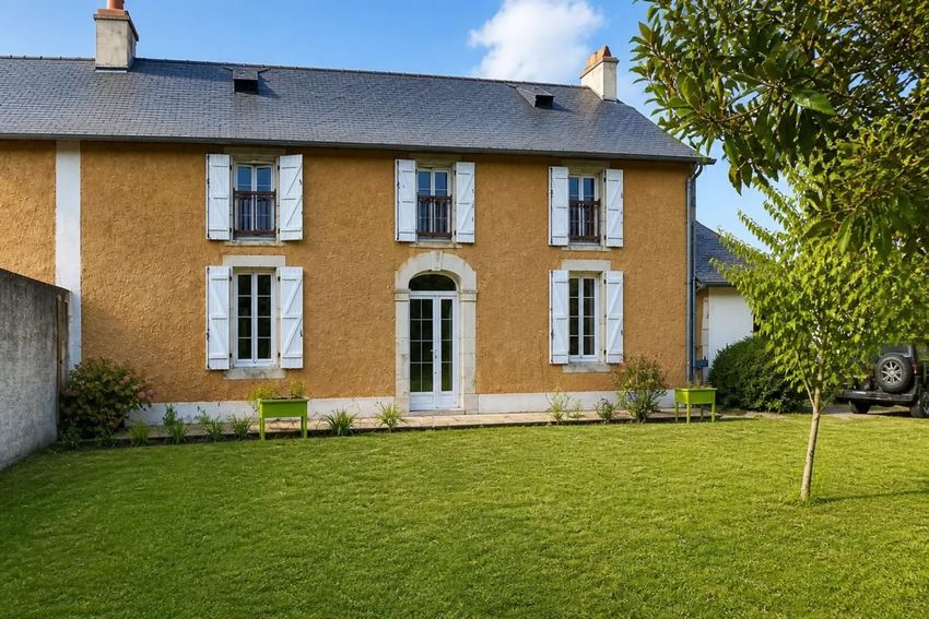 Image Façade à  maison individuelle de Gayan