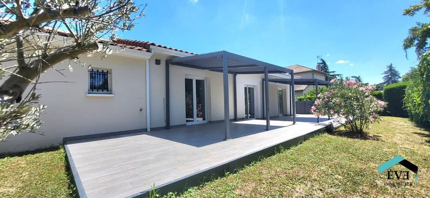 Image Façade à  maison individuelle de Agnin