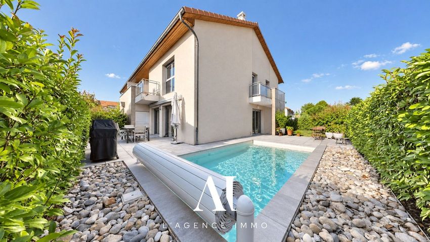 Image Piscine à  maison individuelle de 49 L'Allée des Chênes