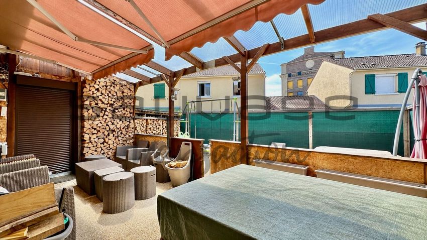 Image Piscine à  maison mitoyenne de Le Petit-Quevilly