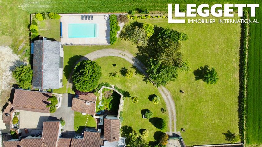 Image de  propriété agricole à Dercé
