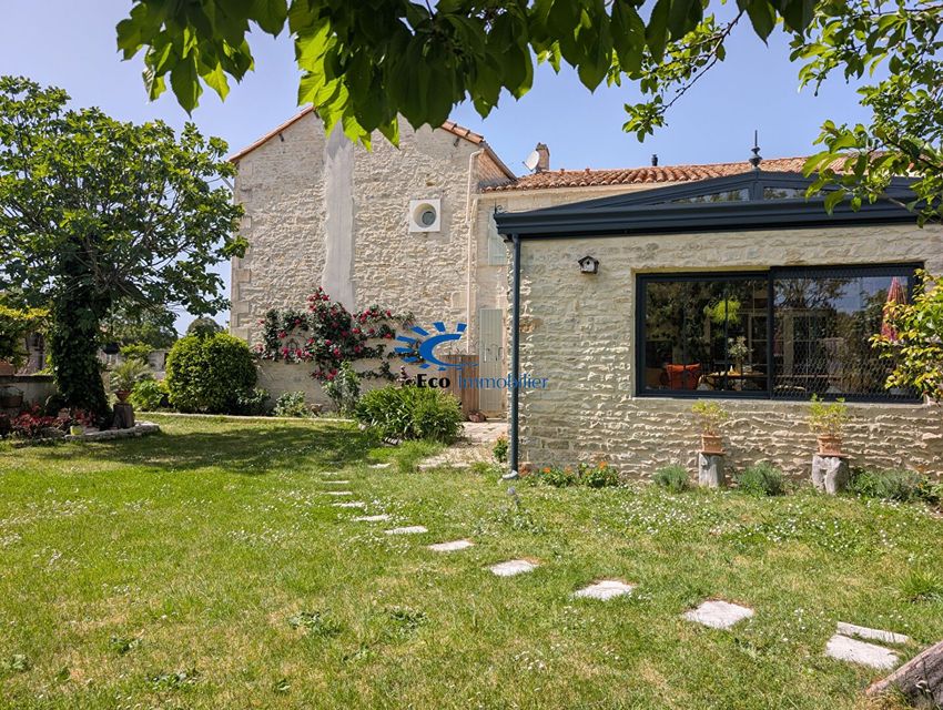 Image Façade à  maison individuelle de Courçon