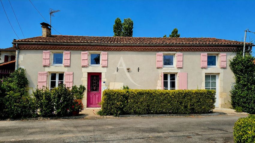 Image Façade à  maison individuelle de Écoyeux