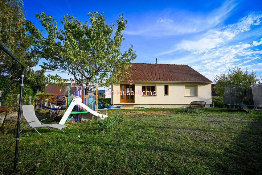 Image Façade à  villa de Rieux