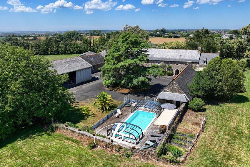 Image Piscine à  manoir moderne de La Roche-Jaudy