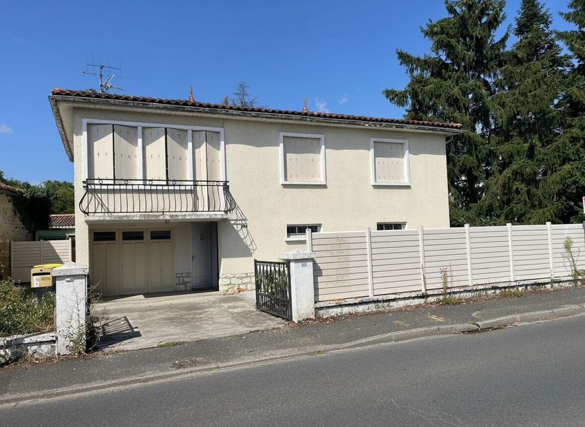 Image Façade à  maison individuelle de Soyaux