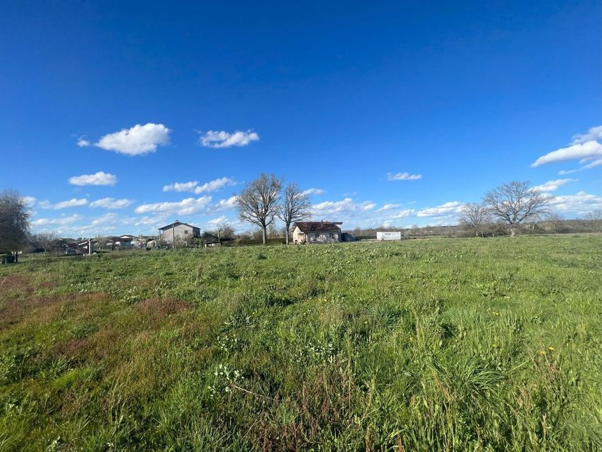 Image Vue à terrain de Saint-André-sur-Vieux-Jonc