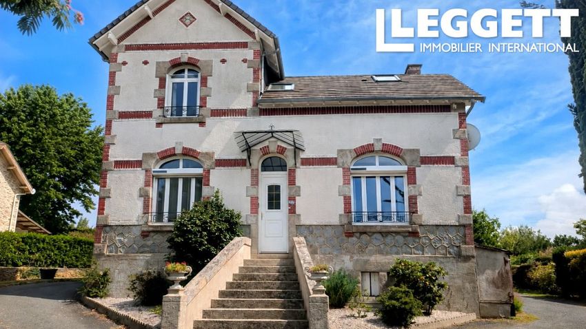 Image Façade à  maison de village de Châlus