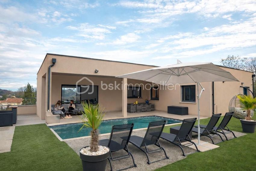 Image Piscine à  maison individuelle de Cébazat
