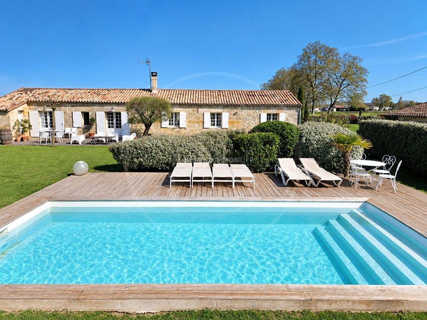 Image Piscine à  maison individuelle de Saint-Émilion
