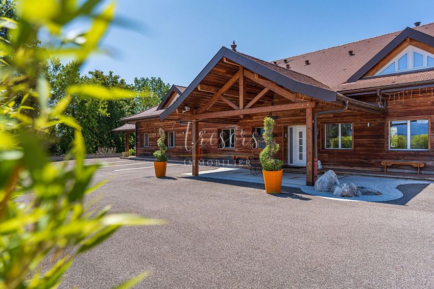 Image Façade à  manoir de Chapeiry