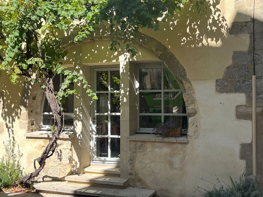 Image Façade à  maison mitoyenne de Malaucène