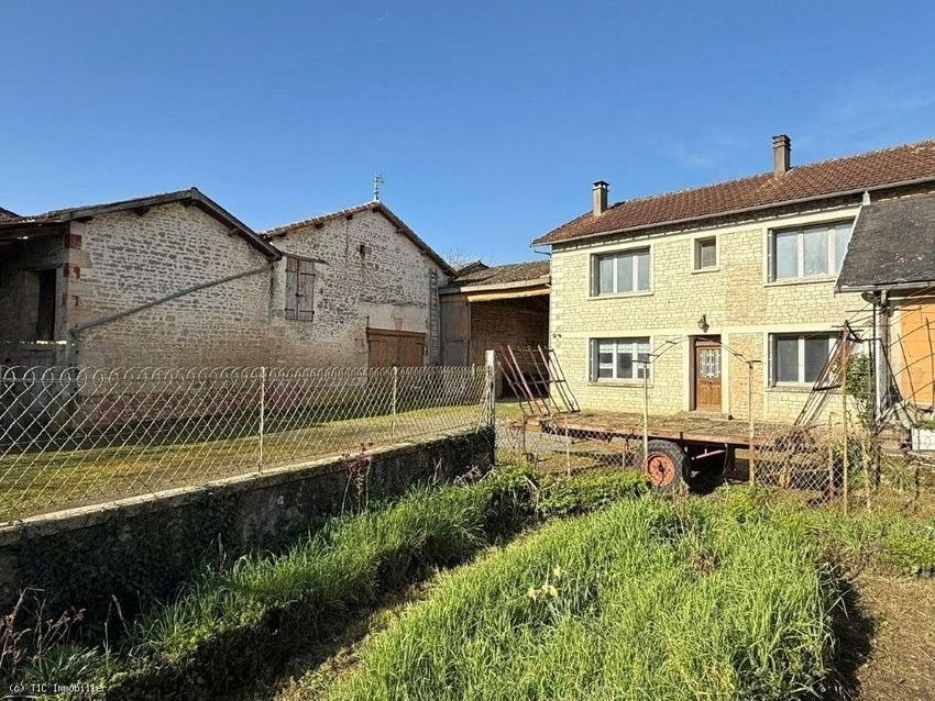 Image Façade à  maison de village de Villefagnan