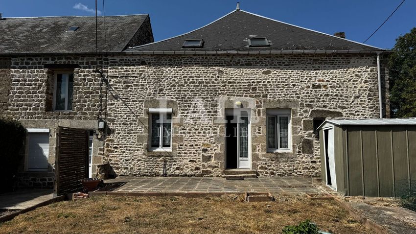 Image Façade à  maison mitoyenne de Pré-en-Pail-Saint-Samson