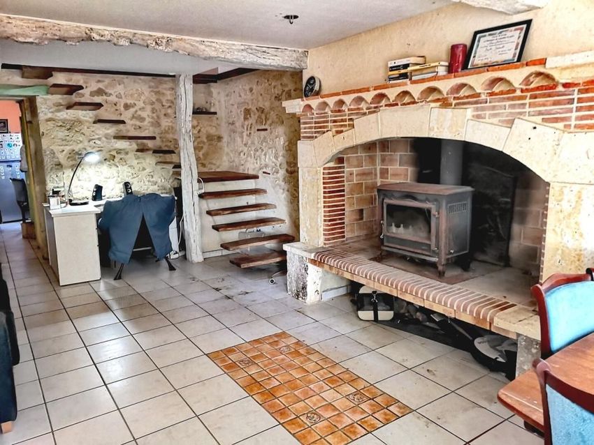 Image de  maison de village à Bezolles