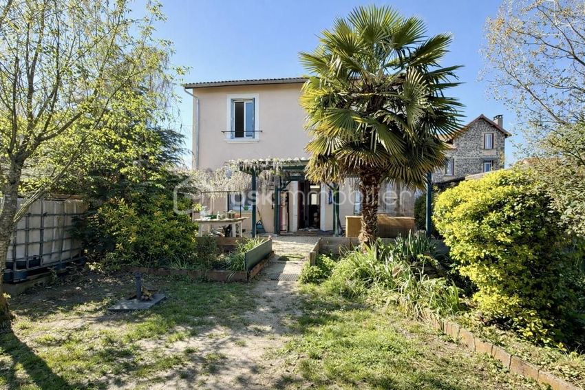 Image Façade à  maison individuelle de Randan