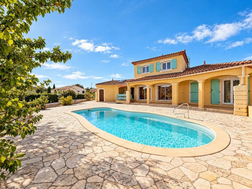 Image Piscine à  maison individuelle de Paraza