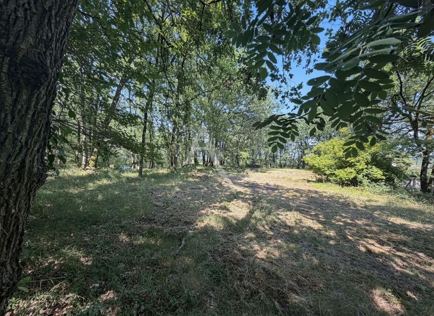Image de terrain à Montjoire