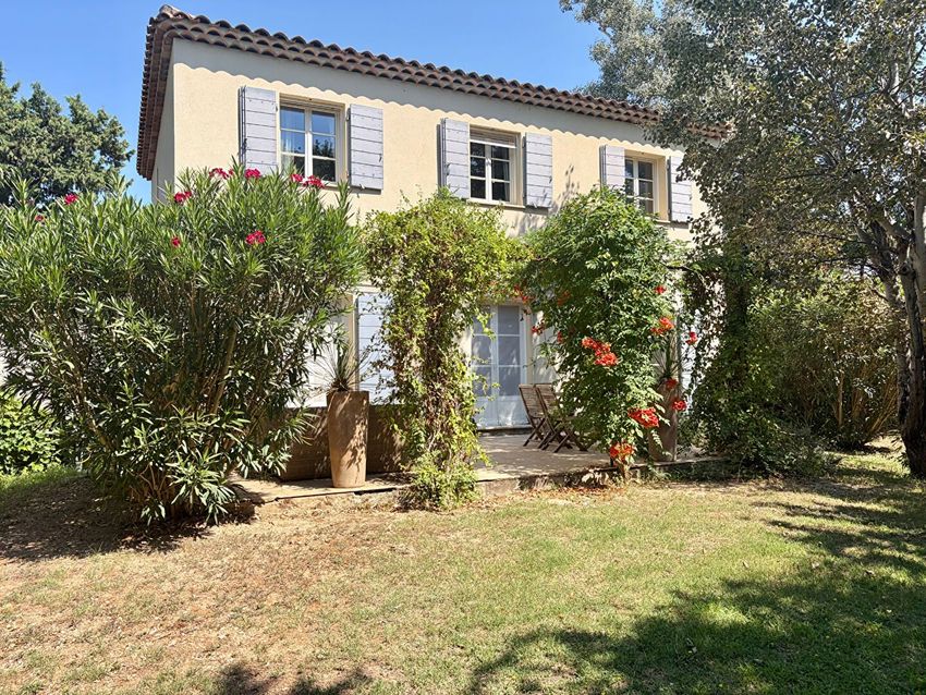 Image Façade à  maison individuelle de Paradou