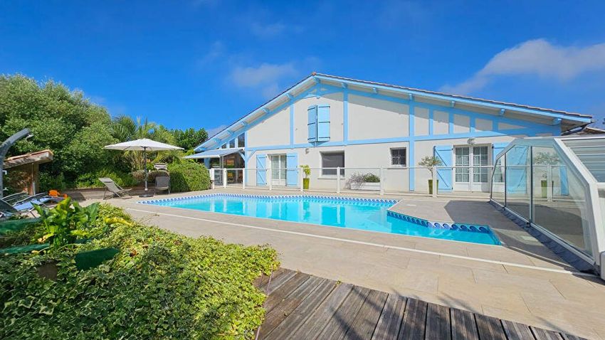 Image Piscine à  maison individuelle de Castets