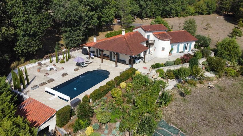 Image Piscine à  maison individuelle de Castelnau-sur-l'Auvignon
