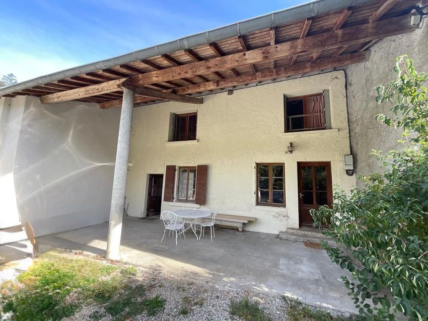 Image Façade à  maison individuelle de Béligneux