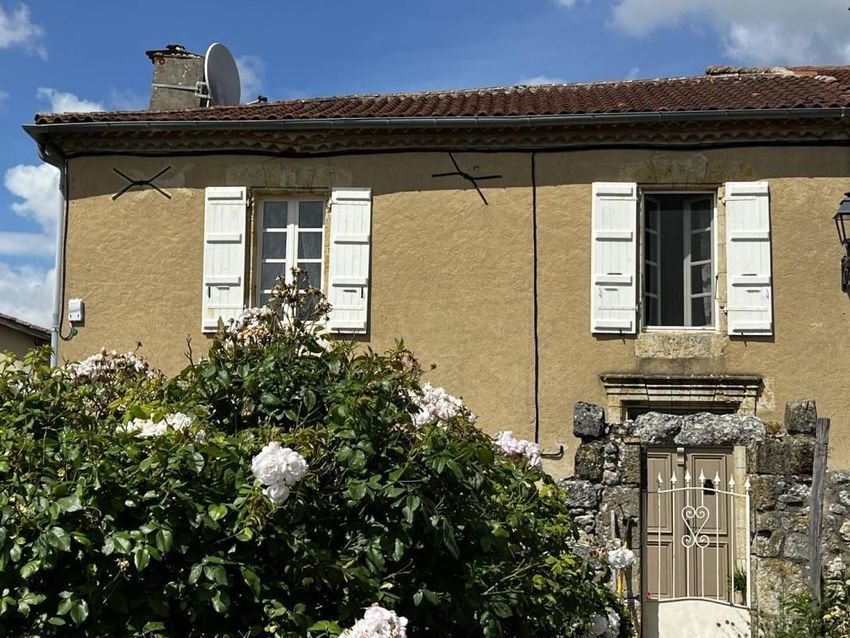Image Façade à  propriété agricole de Saint-Puy