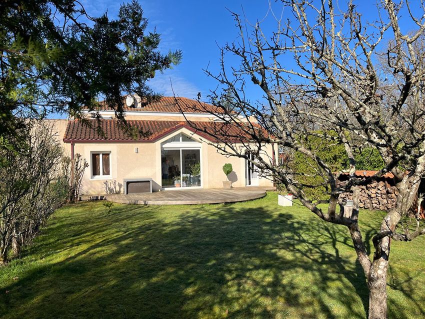Image Façade à  maison individuelle de Saint-Benoît