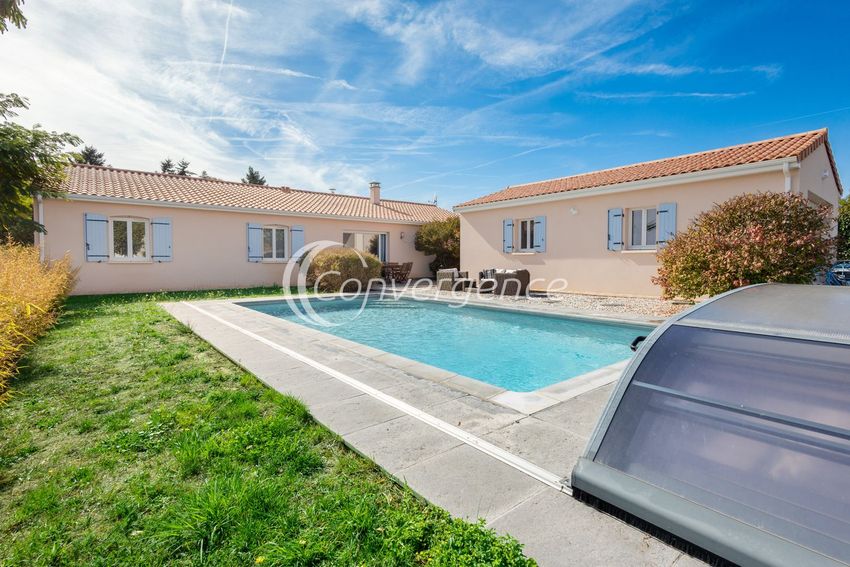 Image Piscine à  maison individuelle de Chasseneuil-sur-Bonnieure