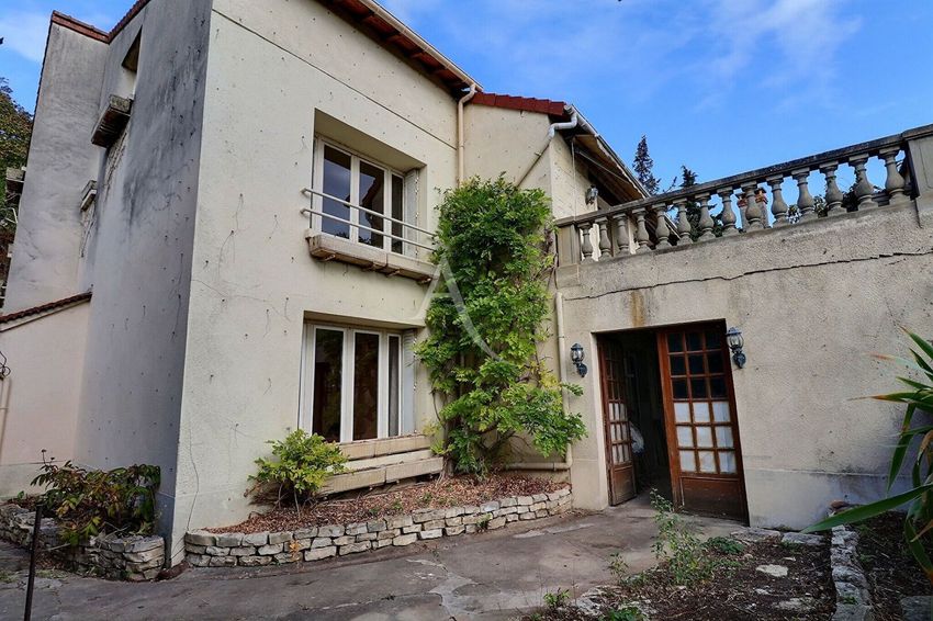 Image Façade à  maison individuelle de Le Mesnil-le-Roi
