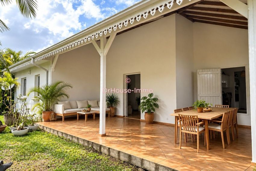 Image Façade à  villa de Les Trois-Îlets