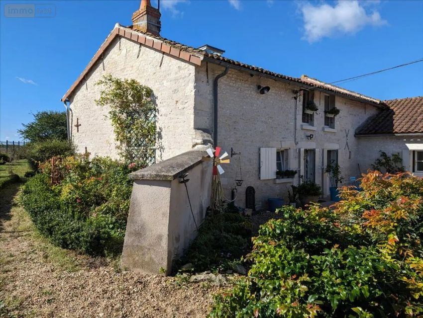 Image Façade à  maison individuelle de Pouant