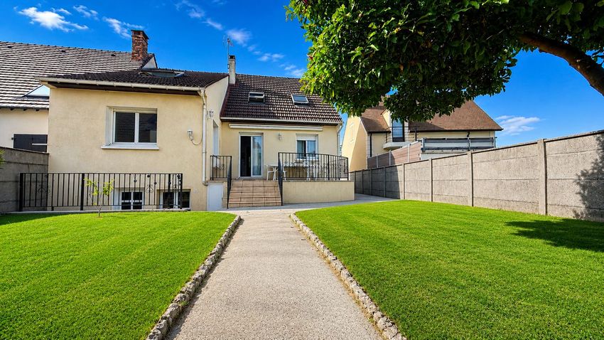 Image Façade à  maison individuelle de Paray-Vieille-Poste