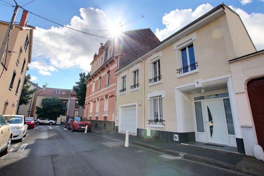 Image Façade à  maison individuelle de 1 Rue de Montaudoux