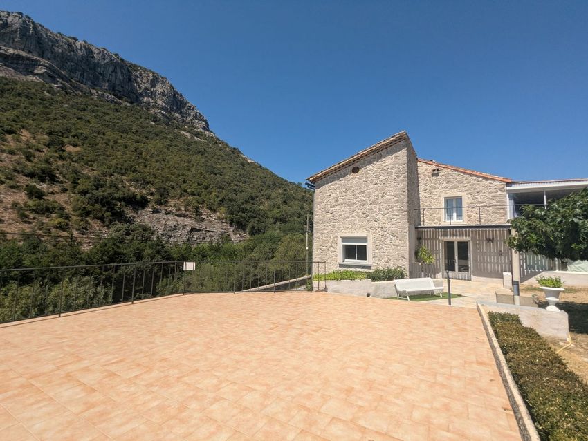 Image Façade à  maison individuelle de Monoblet