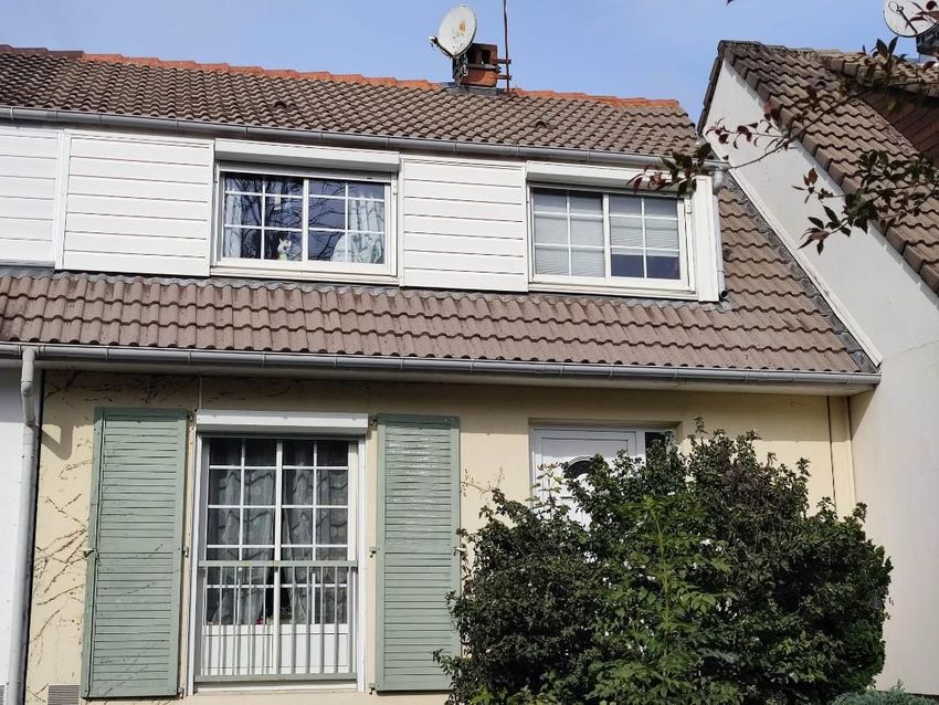 Image Façade à  maison mitoyenne de Crespières
